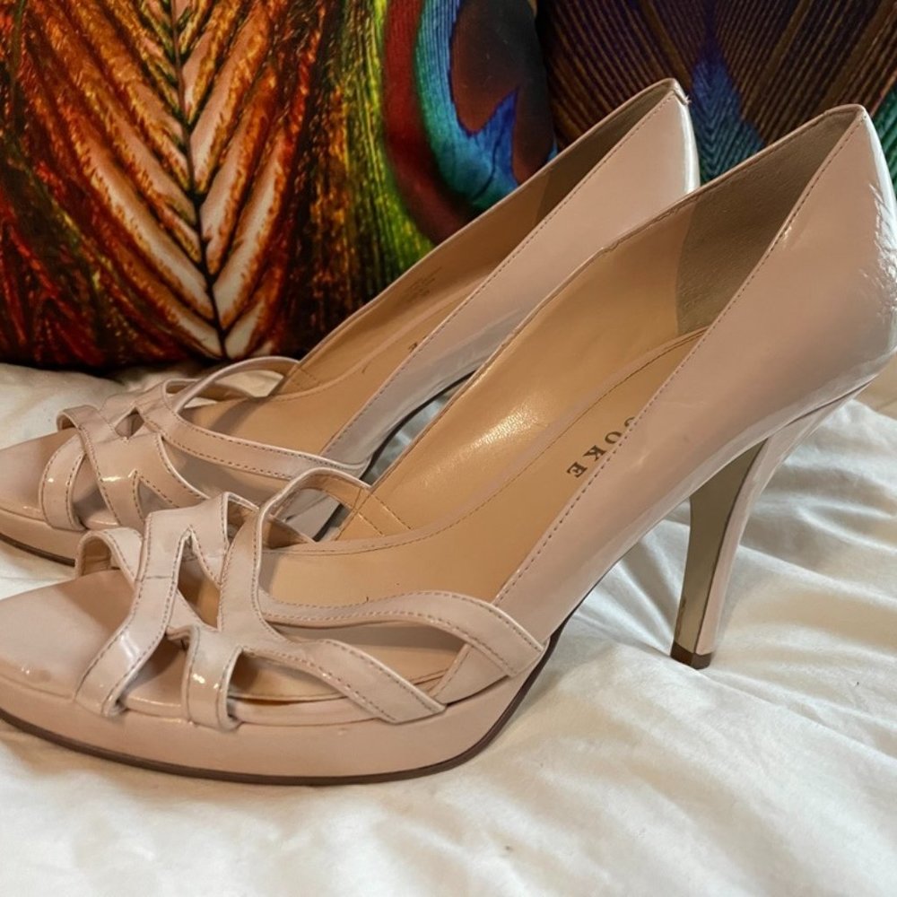Audrey Brooke “Madia” light pale pink open-toed high heels